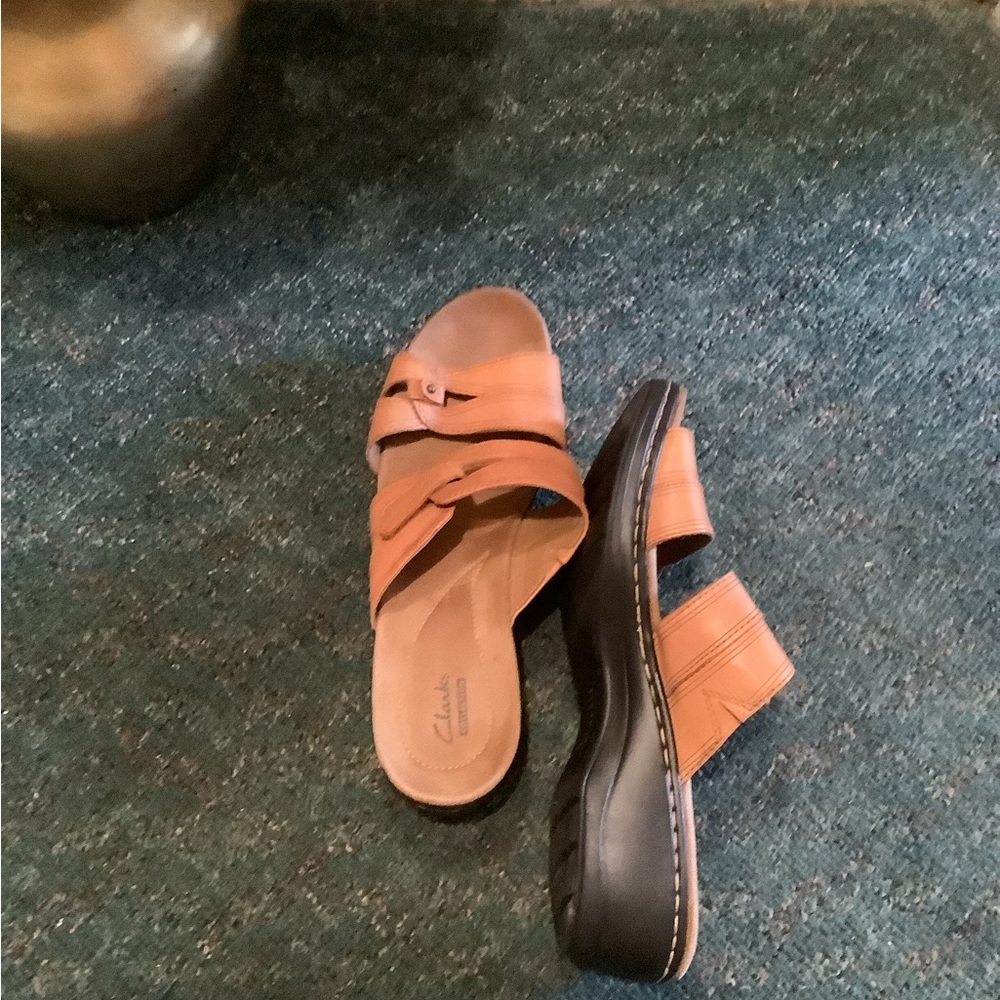Clarks Women's Tan Sandals - Picture 7 of 7